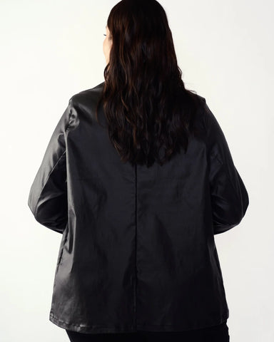 Blazer Savage – Stretch Faux-Leather, Curve Fit (Black)